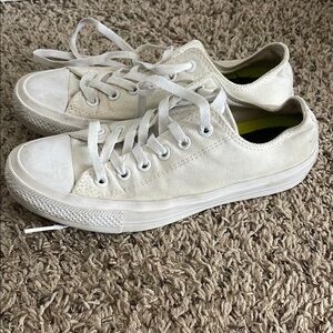 White Chuck Taylor 2